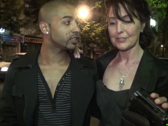 Plan cul cochon pour cette Cougar libertine et un jeune inconnu