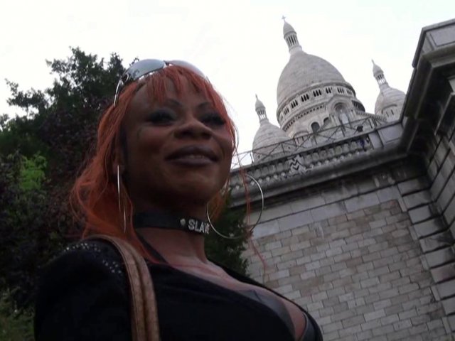 Il se fait un film X français avec une black à Montmartre
