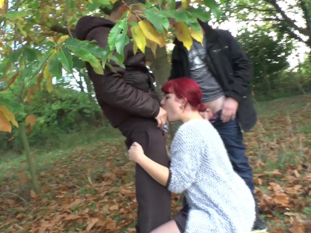 Ariel se tape deux queues dans les bois Pornovrai